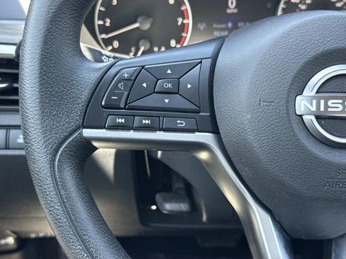 Used 2024 Nissan Altima 2.5 SV FWD image 15