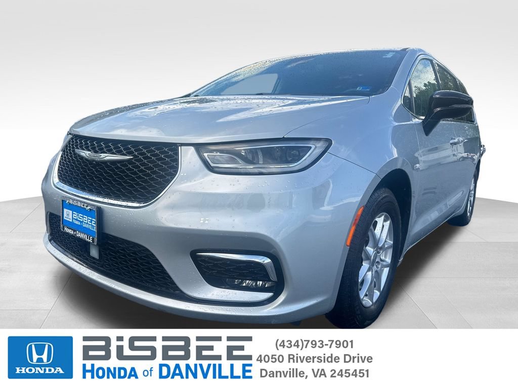 Used 2024 Chrysler Pacifica Touring-L FWD image 1