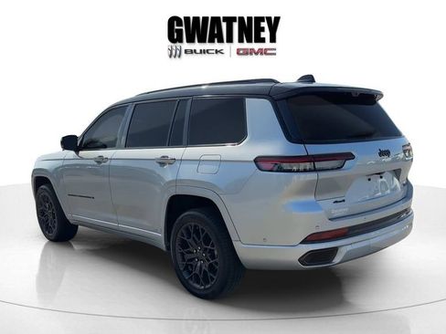 Used 2023 Jeep Grand Cherokee L Summit w/ Advanced Protech Group IV AWD/4WD image 7