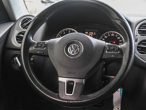 Used 2012 Volkswagen Tiguan SE image 15