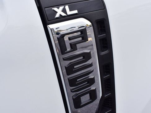 New 2026 Ford F250 XL w/ FX4 Off-Road Package AWD/4WD image 14