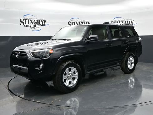 Used 2020 Toyota 4Runner SR5 image 3