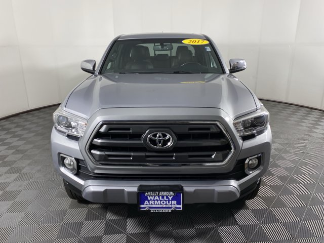 Used 2017 Toyota Tacoma Limited w/ Tow Package RWD image 12