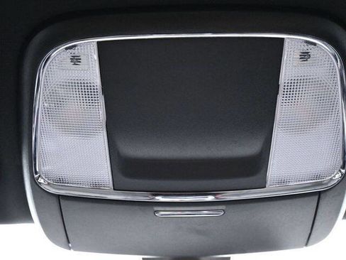 Used 2022 Dodge Charger SXT image 17