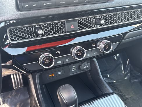 Used 2024 Honda Civic Sport image 17