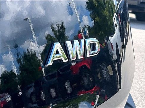 Used 2021 Nissan Rogue S AWD/4WD image 9