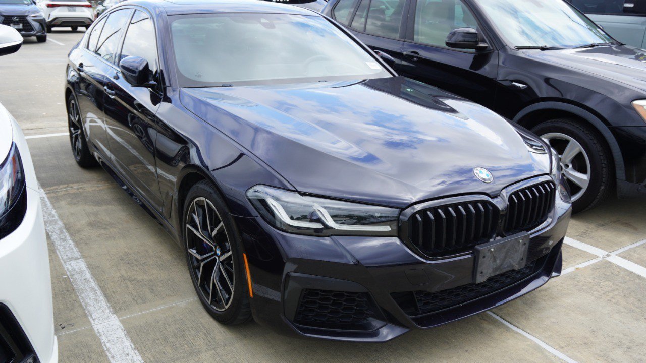 Used 2023 BMW 540i w/ M Sport Package RWD image 3