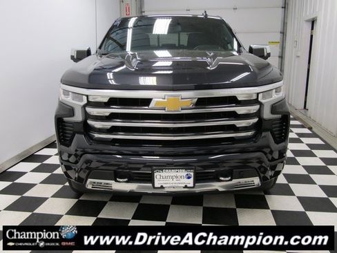 Used 2023 Chevrolet Silverado 1500 High Country image 2