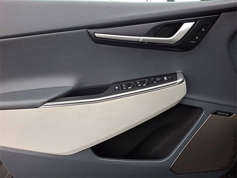 Certified 2022 Kia EV6 Wind w/ Wind Technology Package image 13