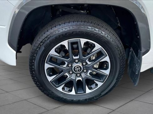 Used 2022 Toyota Tundra Limited image 9