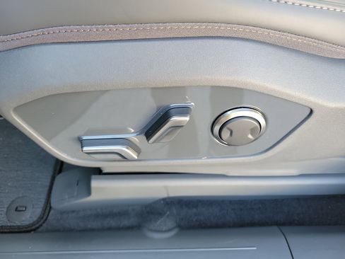 Certified 2026 Kia EV9 Light image 26