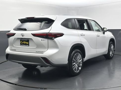 Used 2026 Toyota Highlander Platinum AWD/4WD image 4