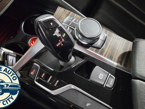 Used 2018 BMW 530i xDrive w/ Premium Package image 19