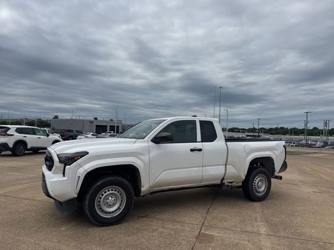 Used 2024 Toyota Tacoma SR RWD image 10