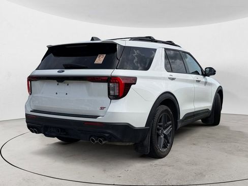 Used 2025 Ford Explorer ST AWD/4WD image 4