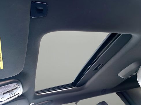 Used 2024 Dodge Durango GT image 16