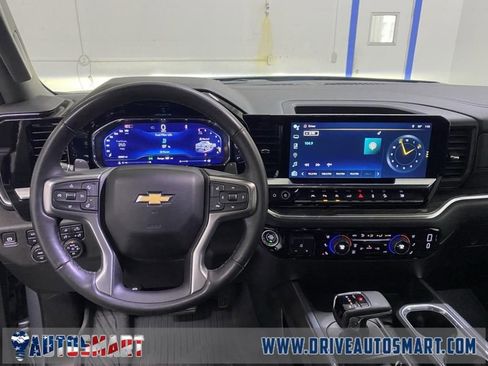 Used 2025 Chevrolet Silverado 1500 LTZ AWD/4WD image 18