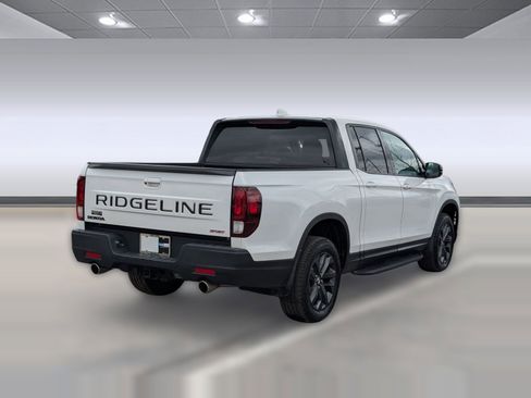 Used 2025 Honda Ridgeline Sport image 9