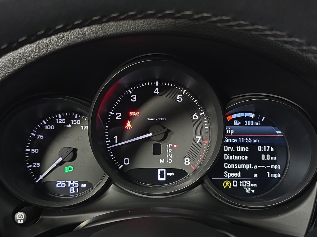Certified 2023 Porsche Macan AWD/4WD image 15