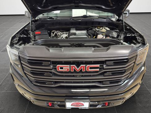 Used 2022 GMC Sierra 1500 AT4 w/ AT4 Premium Package image 11