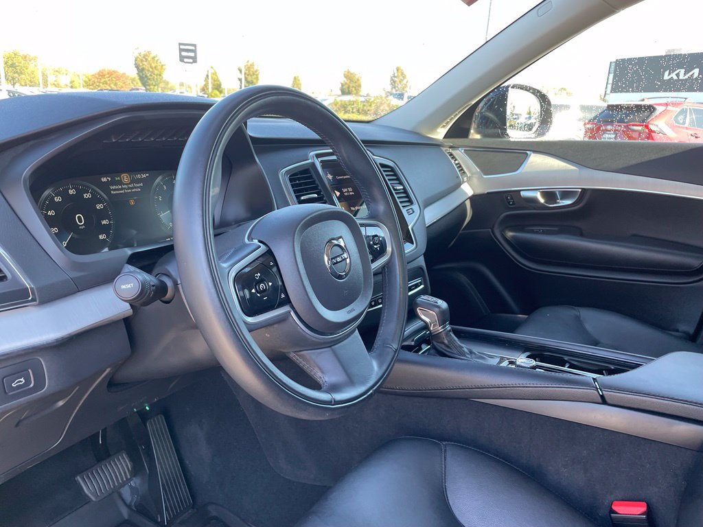 Used 2022 Volvo XC90 T5 Momentum AWD/4WD image 10