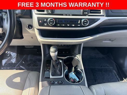 Used 2017 Toyota Highlander Limited w/ Carpet Mat Package AWD/4WD image 32