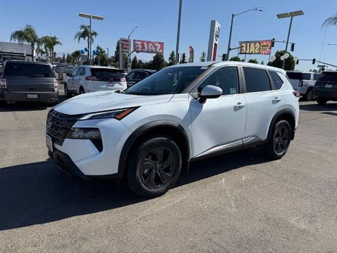 New 2026 Nissan Rogue SV AWD/4WD image 3