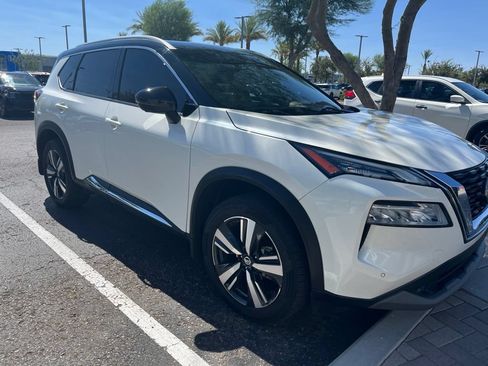 Certified 2021 Nissan Rogue SL w/ Premium Package FWD image 3