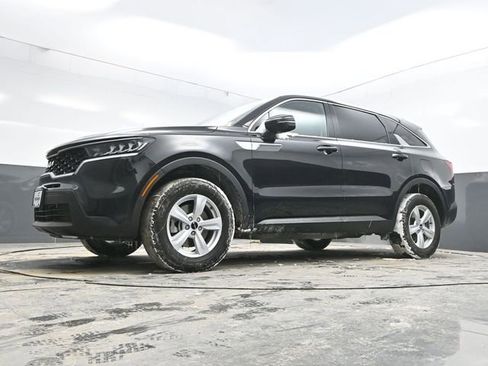 Used 2023 Kia Sorento LX image 35