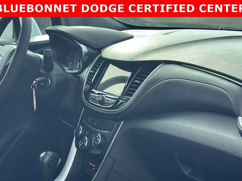 Used 2019 Chevrolet Trax LS image 28