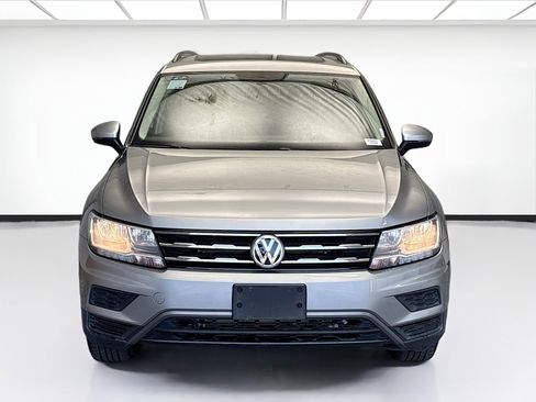 Used 2021 Volkswagen Tiguan SE image 2