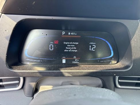 Used 2025 Hyundai Elantra SE FWD image 9