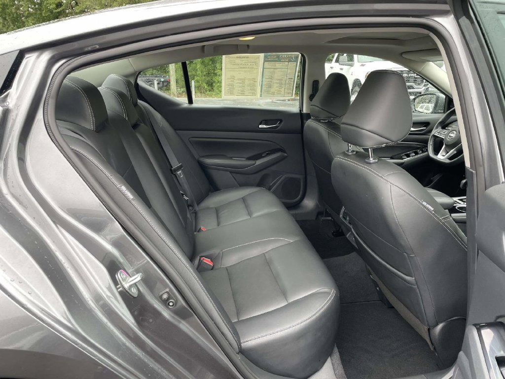 Used 2023 Nissan Altima 2.5 SL FWD image 18