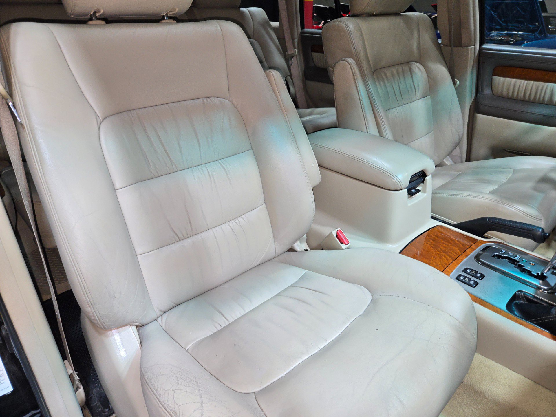 Used 2004 Lexus LX 470 4WD image 9