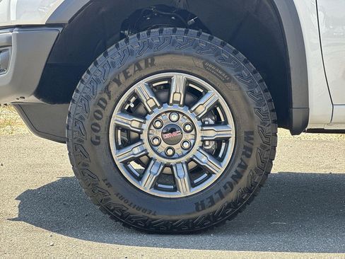 New 2026 GMC Sierra 1500 AT4X w/ LPO, Black Badging Package AWD/4WD image 30