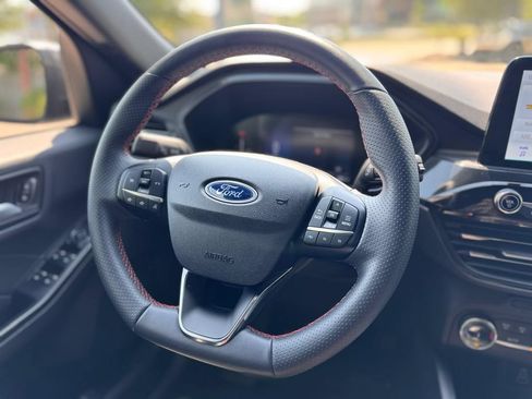 Used 2025 Ford Escape ST-Line AWD/4WD image 25
