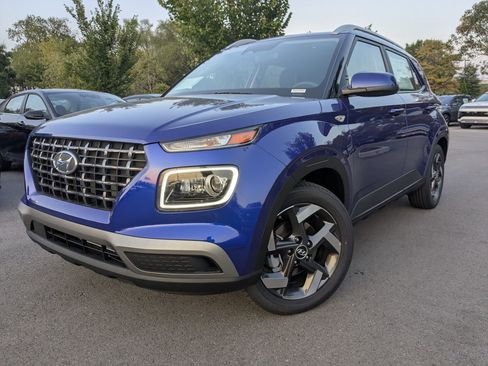 Certified 2025 Hyundai Venue Limited image 1