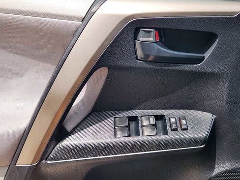 Used 2013 Toyota RAV4 LE FWD image 22