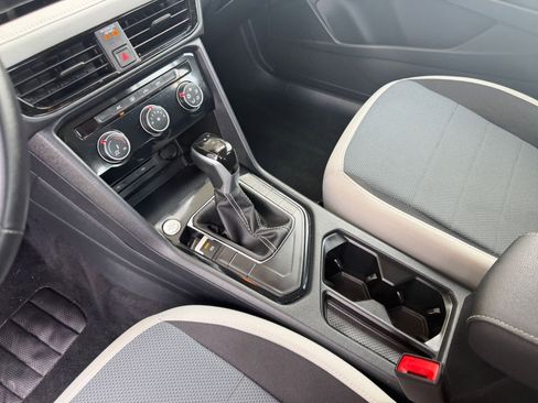 Used 2025 Volkswagen Taos S image 41