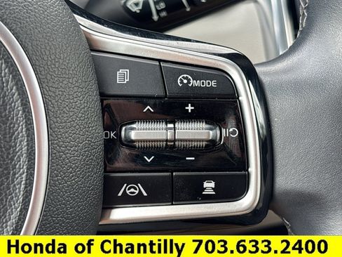 Used 2023 Kia Sorento SX AWD/4WD image 11