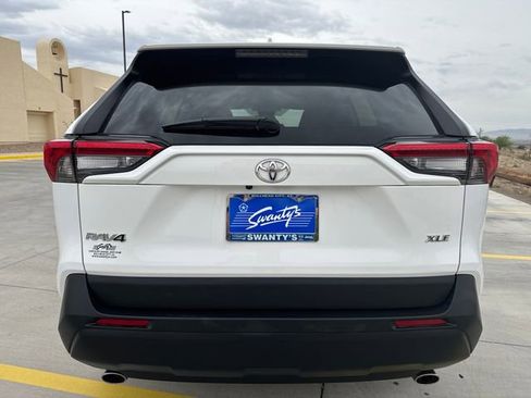 Used 2025 Toyota RAV4 XLE image 4