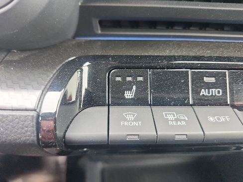 Used 2025 Toyota Prius FWD image 6