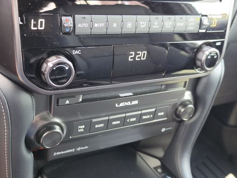Used 2022 Lexus GX 460 w/ Black Line Special Edition AWD/4WD image 25