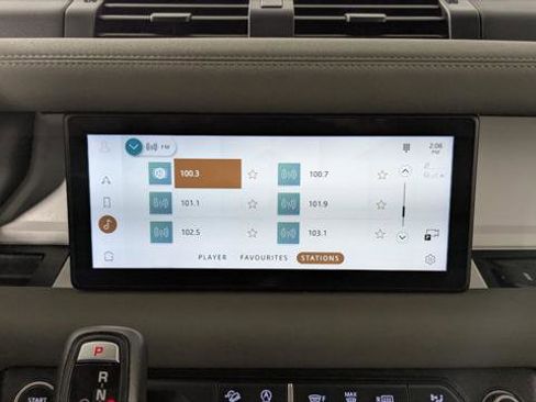 Used 2020 Land Rover Defender 110 S image 32