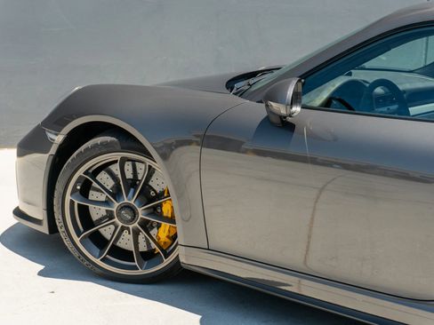 Used 2018 Porsche 911 GT3 RWD image 48