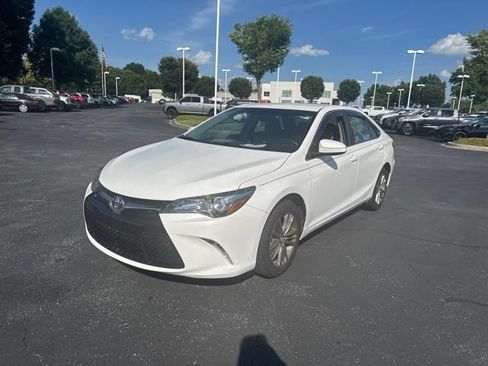 Used 2017 Toyota Camry SE FWD image 9