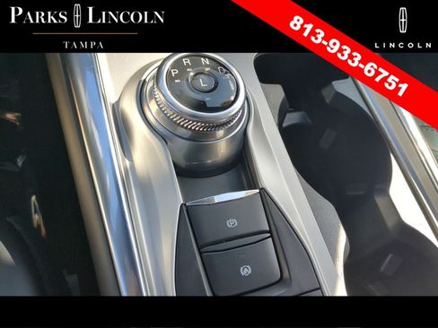 Used 2022 Ford Explorer Platinum w/ Equipment Group 601A AWD/4WD image 27
