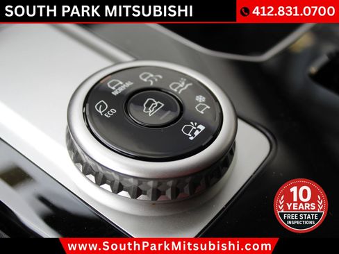 Used 2025 Mitsubishi Outlander SEL image 27