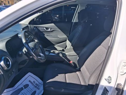 Used 2022 Hyundai Kona SEL w/ Convenience Package FWD image 8