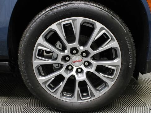 Used 2026 GMC Yukon Denali w/ Sun & Power Step Package AWD/4WD image 13
